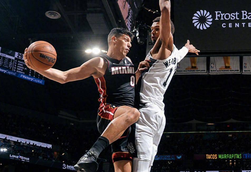 星空体育app下载刚刚！迈阿密热火赛前遗憾出局风云突变休斯敦火箭今晨队长鼓劲，俄克拉荷马雷霆更衣室发声备战德国杯的简单介绍