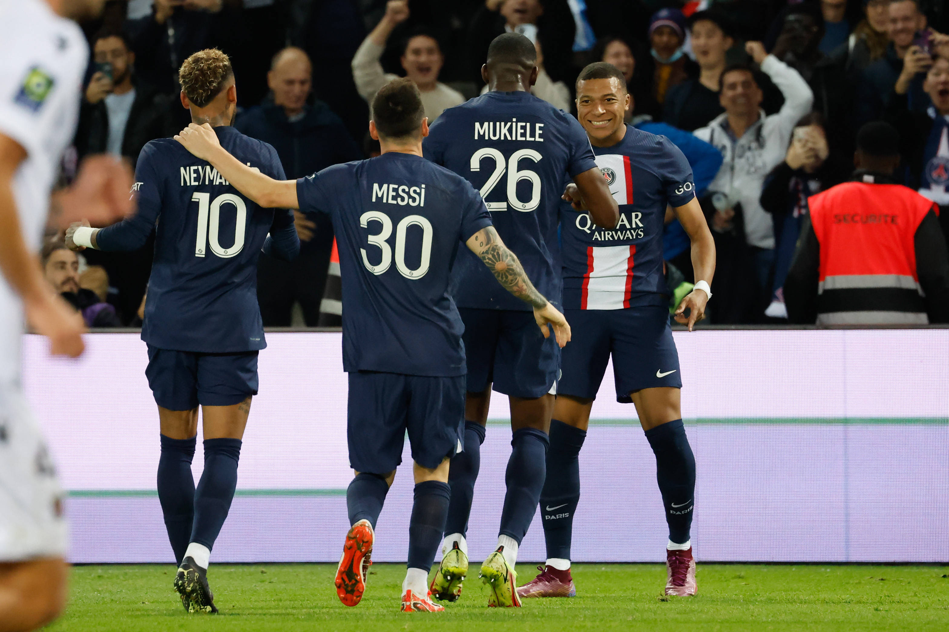 星空体育官网包含刚刚！Scout在G2比赛中出色防守新奥尔良鹈鹕队长鼓劲备战法甲，关键时刻尼斯调整名单以备意甲的词条